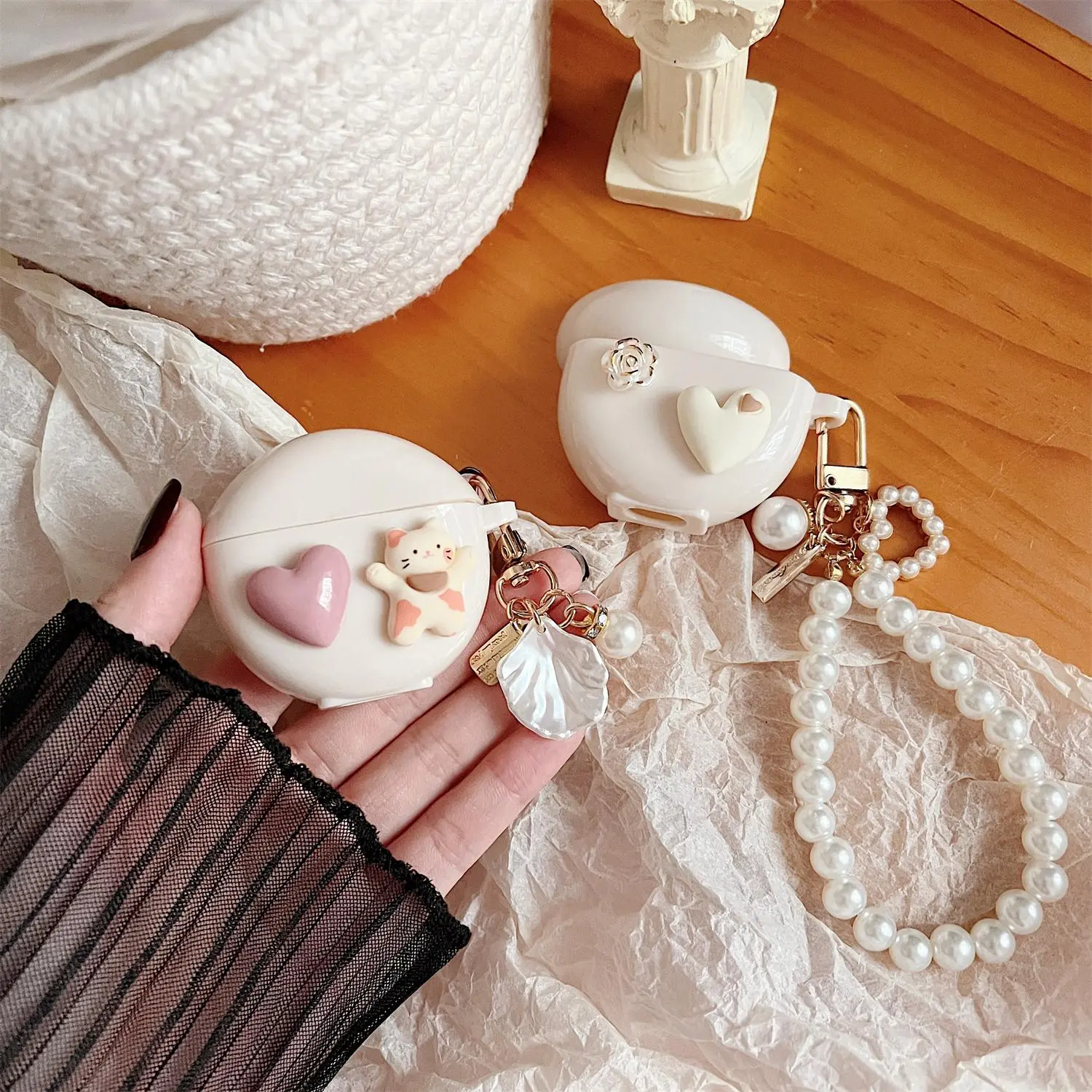 Cute Heart & Bear Design Headphone Case with Lanyard, Decorative Headphone Protector Cover, Headphone Accessories Compatible with Lenovo HT38, Audio