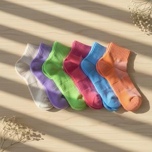 6 Pairs Unisex Socks for Spring Fall Winter, Casual Knit Comfy Vintage Fashion Dress Socks for Girls, Ideal Gifts for Women Men