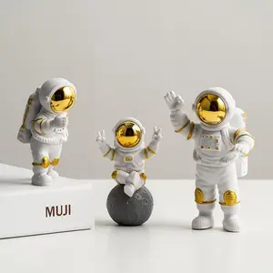 Astronaut Design Decorations, 3 Counts Creative Mini Astronaut Model Ornament Set, Desktop Decoration for Home Office Bedroom, Pop Figurine, Home Decor Supplies, Room Decor, Figurine, Collectible Room Decor, Modern Home Decoration, Desktop Art Ornament