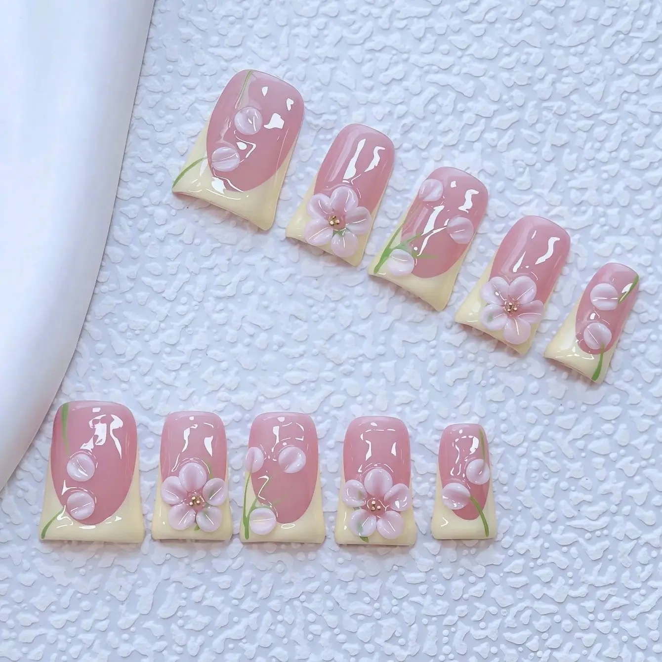 10 pcs Handmade Press on Nails 3D Floral Yellow French Tips, Duck Nails, Y2K Baddie Style, Nude And White Color with French Tips, Floral And Yellow Floral Design, Suitable for Women, Includes Tools Arcylic nails,Spring Summer nails, Nails Press Ons, Flowe