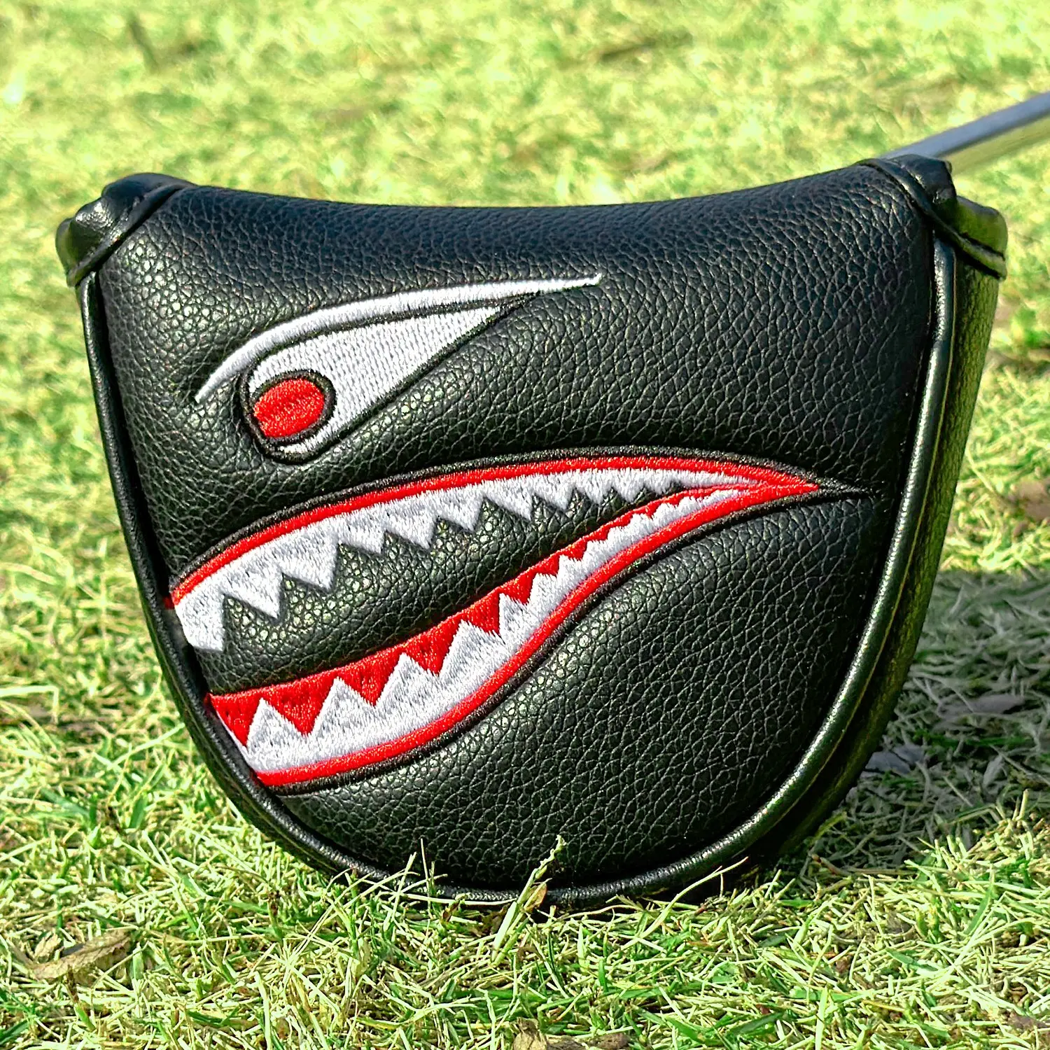 Shark Pattern Golf Putter Head Cover, Golf Accessory, Semi-Circle Design with Magnetic Closure, PU Material, Premium Embroidery, Universal Fit, Perfect Gift