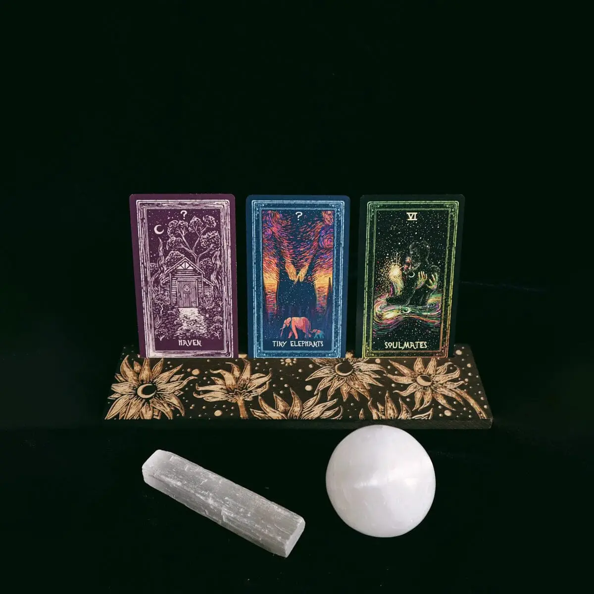 Moonflowers Wooden Cardholder (Three Cards) Moonflowers Wooden Cardholder (Three Cards)