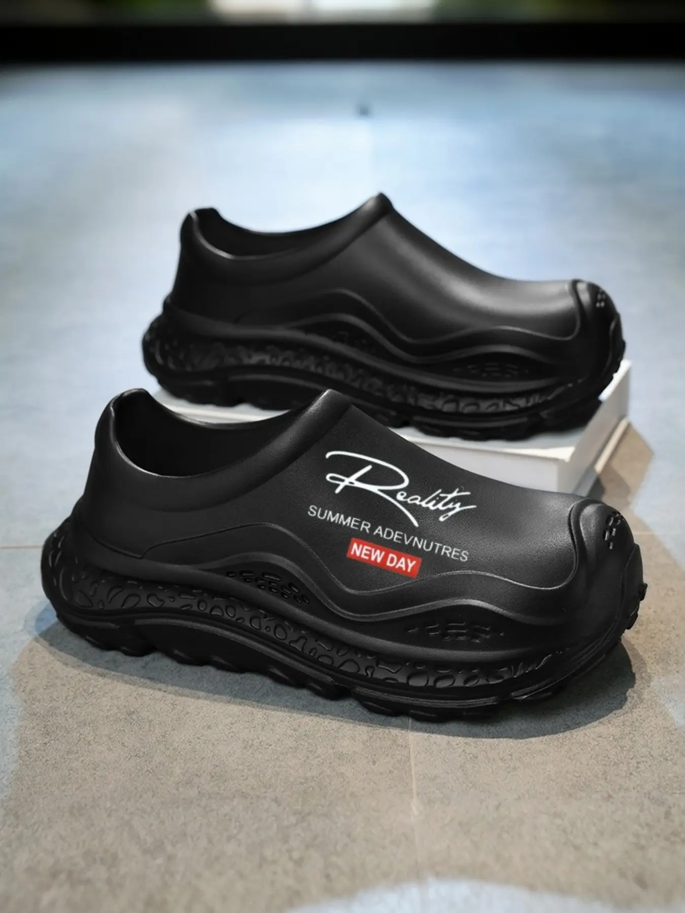 Waterproof Anti-Slip Indoor Shoes, Unisex Durable Work Shoes for Chefs and Nurses, Thick Sole Height-Boosting Slip-On Sneakers