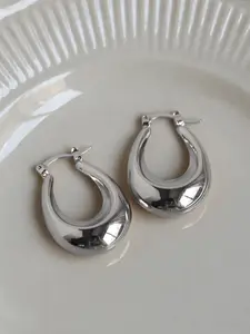 Women's Elegant Geometric Ear Cuffs, Metal Shine Design, All-Season Fashion Jewelry, Perfect for Daily Commuting