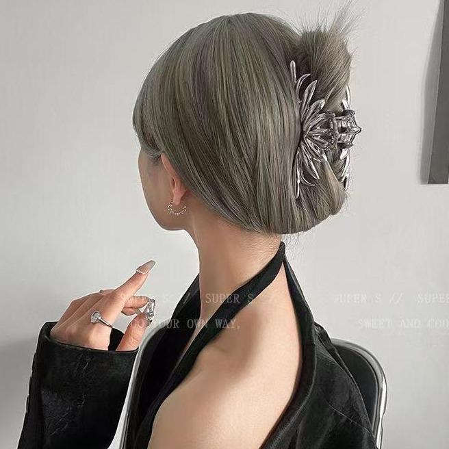 Buy 59$ Get 1 Free Random! Y2K Metal Hair Claw Clips Blind Box, Random Mix Style (Fairy/Spider/Heart/Bow), Silver Gold Punk Hair Clips for Women, Strong Hold Shark Clips Accessories