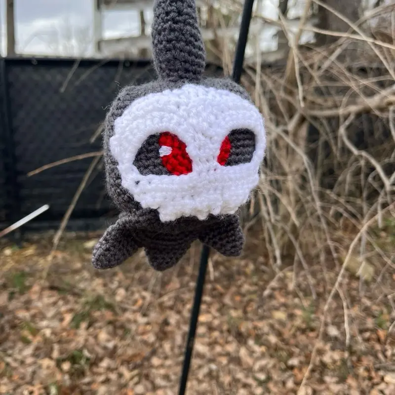 Ghost Handmade Poke Crochet Keychain - Style 5, Self-Made Large Size Collectible, Crochet Yarn Craft, Split Ring Attachment, Made to Order Decorative Accessory, Collectibles, Cute Collectibles