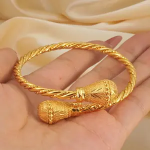 Women's 24K Golden Plated Interlocking Link Bracelet - Heavy Duty Durable 24K Golden, Muslim Wedding & Everyday Jewelry, Saudi Arabian & Nigerian Cultural Design, Wedding Party Eid Gift, Year-Round Elegant Statement Piece for Women (Comfortable Fit, No Da