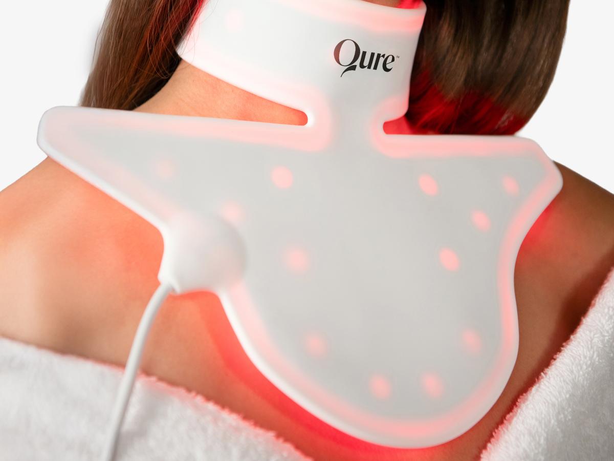 Qure Neck & Décolletage & Chest LED System, Red Light Therapy with 2 Wavelengths of Light, Red 633nm and Near-Infrared 830nmQure Neck & Décolletage & Chest LED System, Red Light Therapy with 2 Wavelengths of Light, Red 633nm and Near-Infrared 830nm