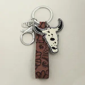 Vintage Embossed Leather Cowhide Cow Head Pendant Keychain - 1 Random Piece, Round Design