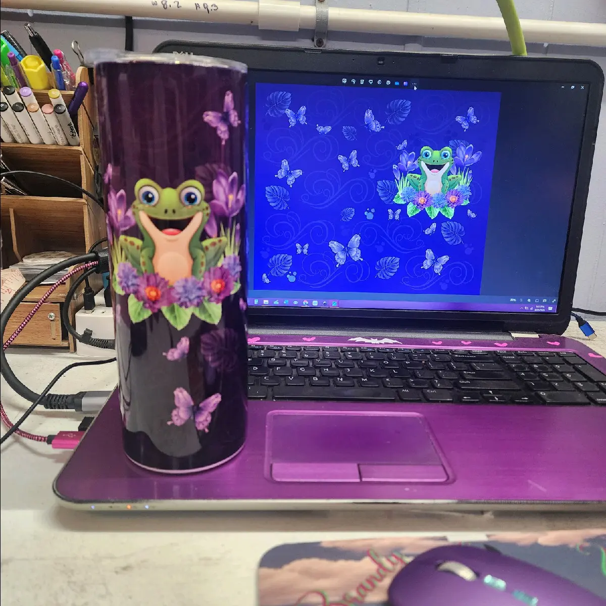 20oz Stainless Steel Vacuum Flask Tumbler, Portable Purple Frog Design Drinkware with Tight-Fitting Lid, Stylish Kitchenware Water Bottle
