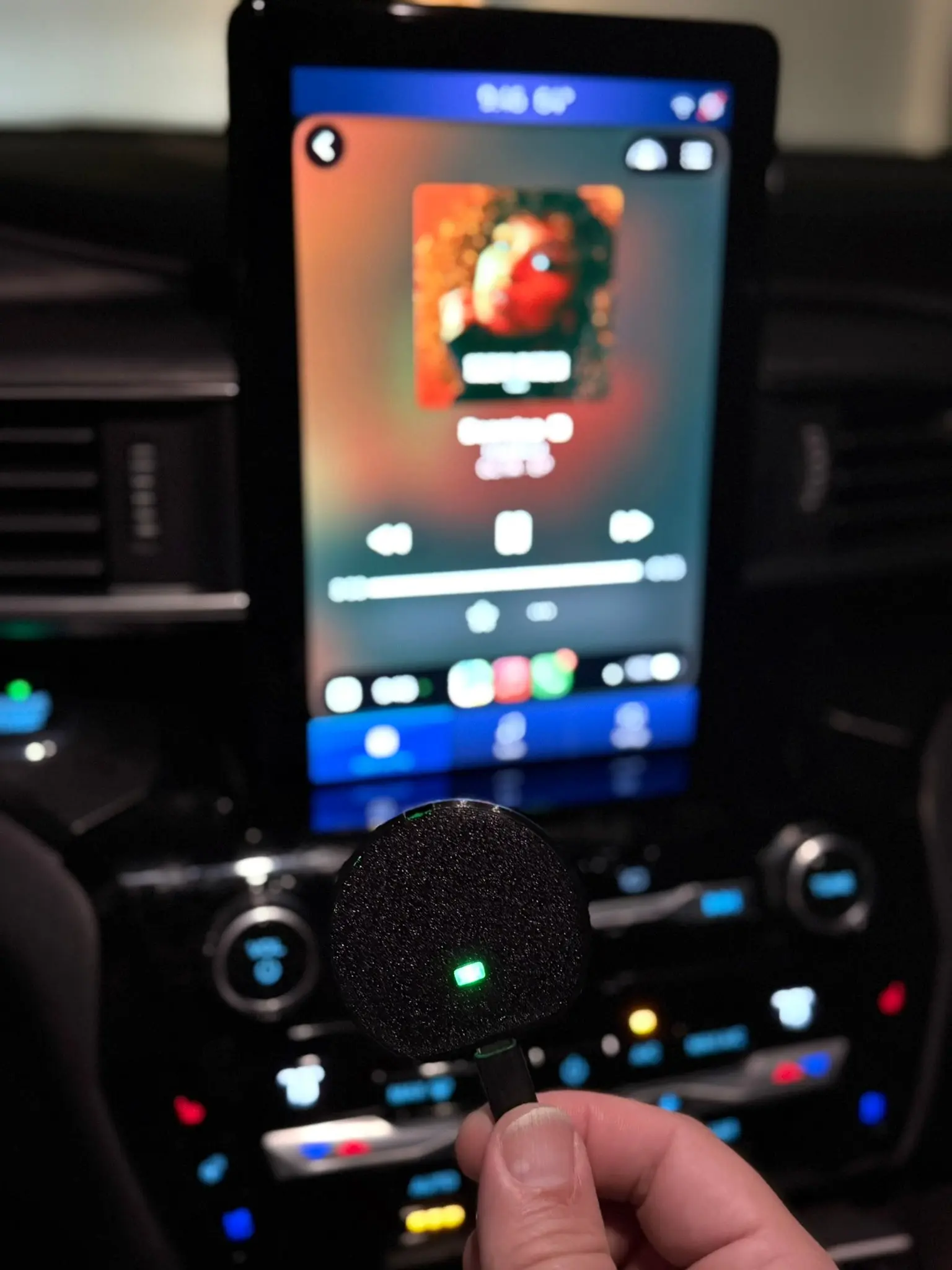 Wireless CarPlay Adapter — Universal Plug & Play
