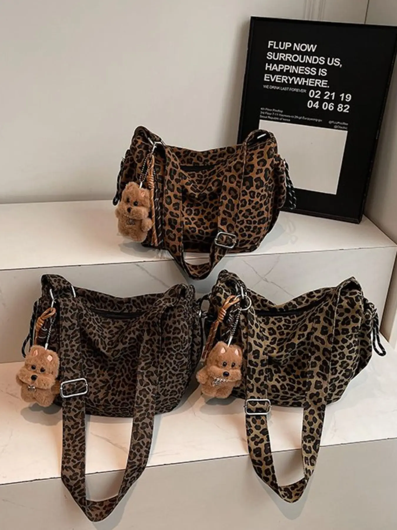 Leopard print tote bag, crossbody bag, Casual crossbody bags, large capacity women's suede bag for autumn and winter, retro crossbody shoulder bag, underarm bag, commuter bag, suitable for traveling, a gift for female friends