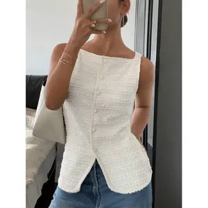 Women’s square-neck open checkered button sleeveless textured shirt with a horizontal striped design; an elegant, cinched-waist fit; minimalist vintage office shirt for commuting; a simple women’s top suitable for spring, summer, and autumn.