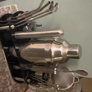 5-22 Piece Cocktail Shaker Set with Black Stand Cocktail Recipe, 25oz, 25/20oz Boston Shakers, 750/600ml Bar Tools Bartending Kit