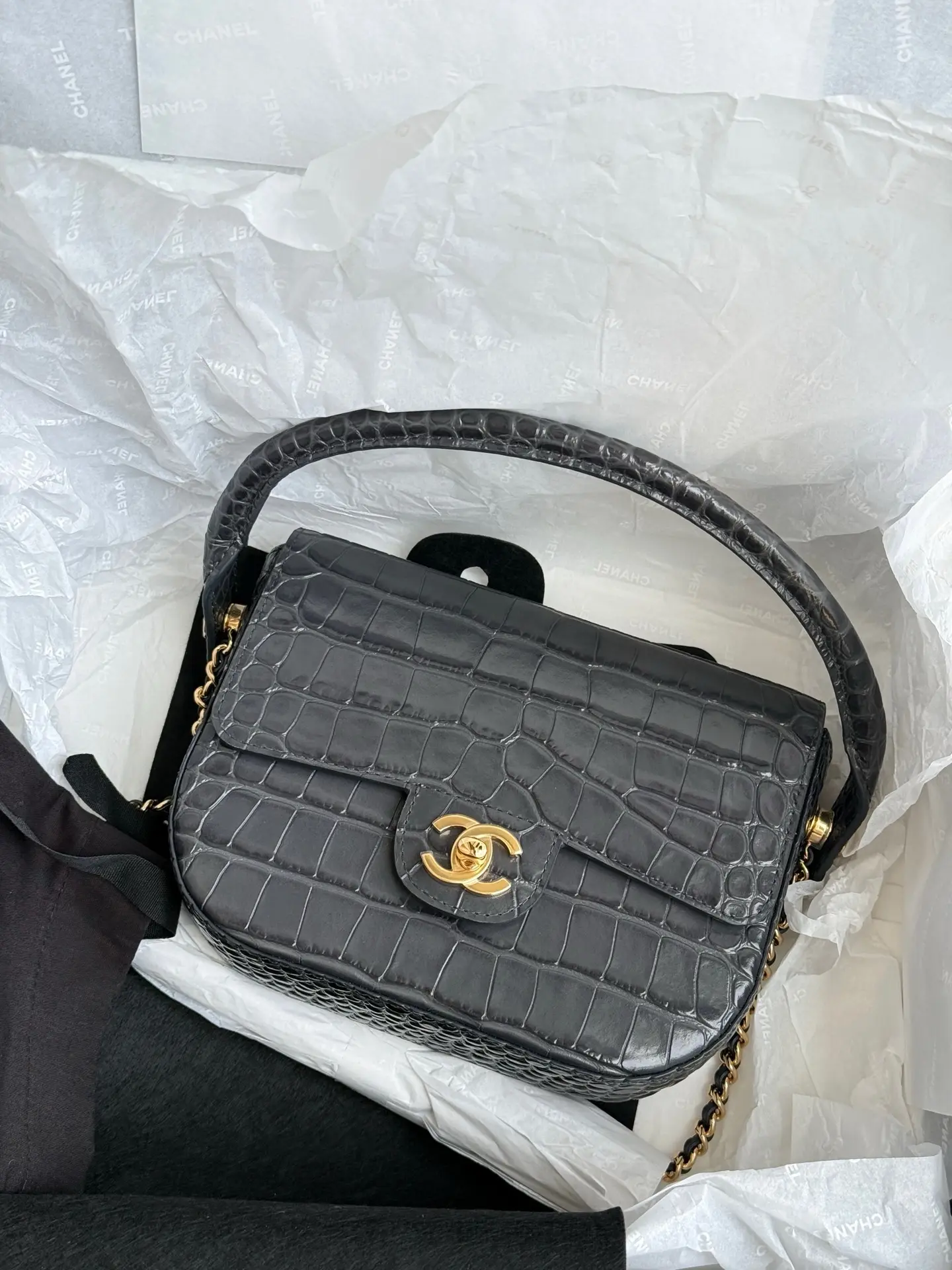 Pre-owned CHANEL 26A Grey Crocodile Embossed Kelly Bag Gold Hardware, Top Handle, Chip Version, Flap, Pristine Luxury Classical Crossbody Bag【2604080】, Luxury Crossbody Bags