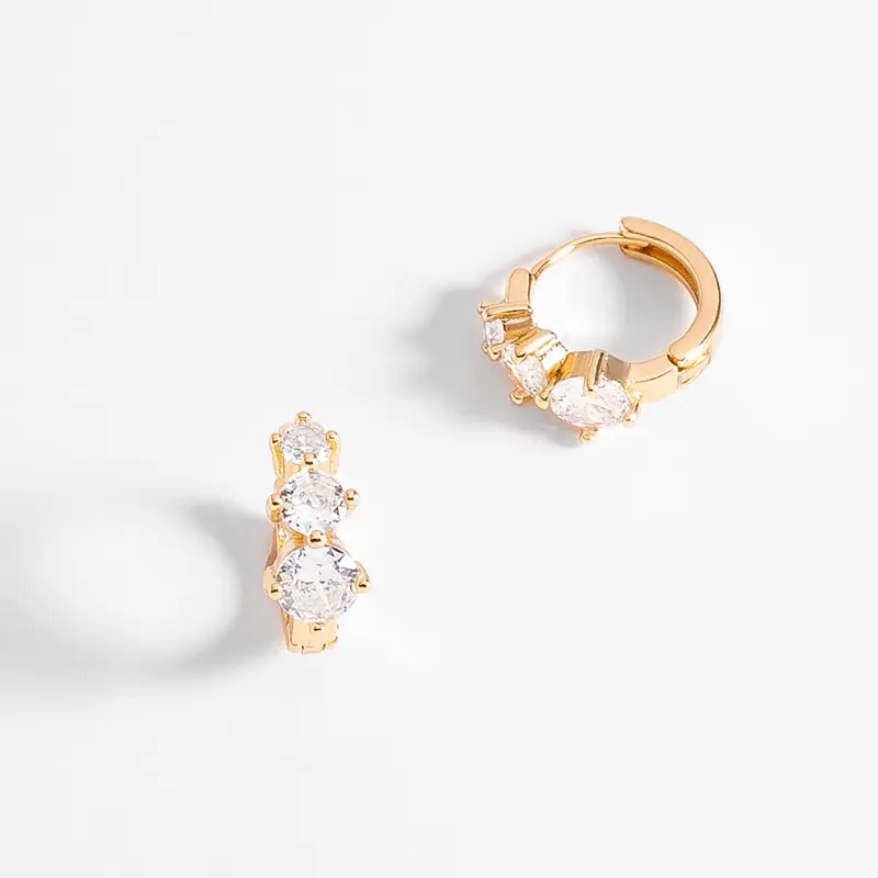 Nice&bella 18K Small Hoops with Diamonice Stones