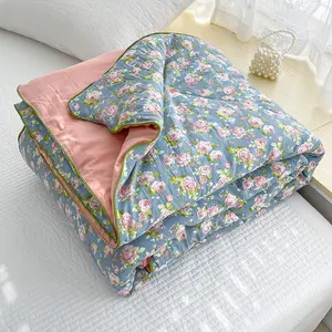 Small Floral Print Breathable Summer Quilt, Ultra Soft Skin-Friendly Air Conditioning Blanket, Suitable for All Seasons, Bedroom & Living Room Use, All Season Bedding