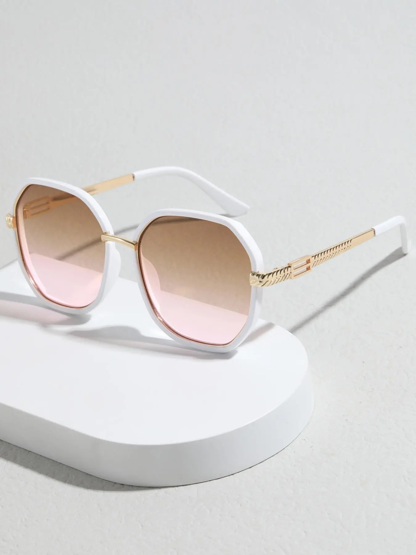 1 Pair Fashion Irregular Round Frame Metal Glasses, Tinted Lens Glasses, Stylish Glasses, Outdoor Sports Glasses, Casual Versatile Glasses, Casual Shades for Men and Women, Travel Accessories