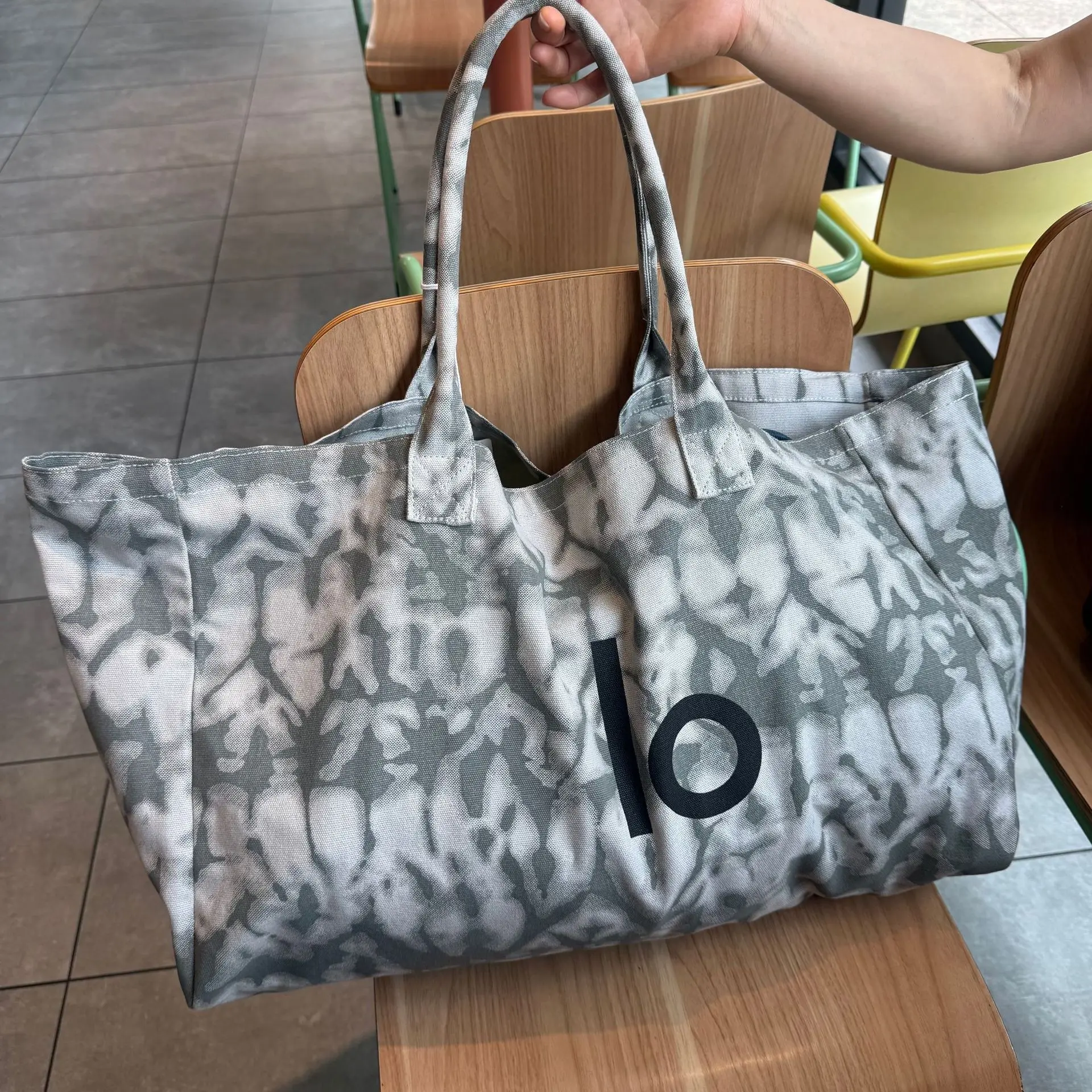 Spring/Summer 2026 New Arrival: Custom-Dyed Letter-Print Tote – Suitable for Casual Daily Use, Sports, Fitness, and Yoga