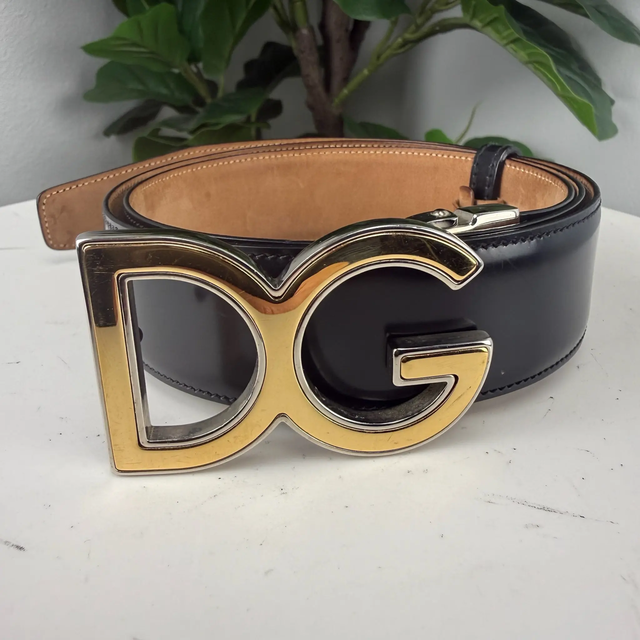 Pre-owned Authentic Dolce & Gabbana Men's 90 Belt