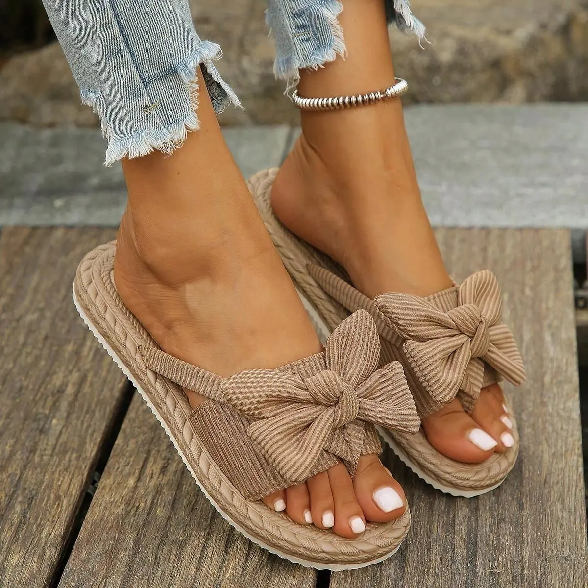 Women’s Bow Decor Flat Sandals – Lightweight Summer Flip-Flops for Comfort & Style