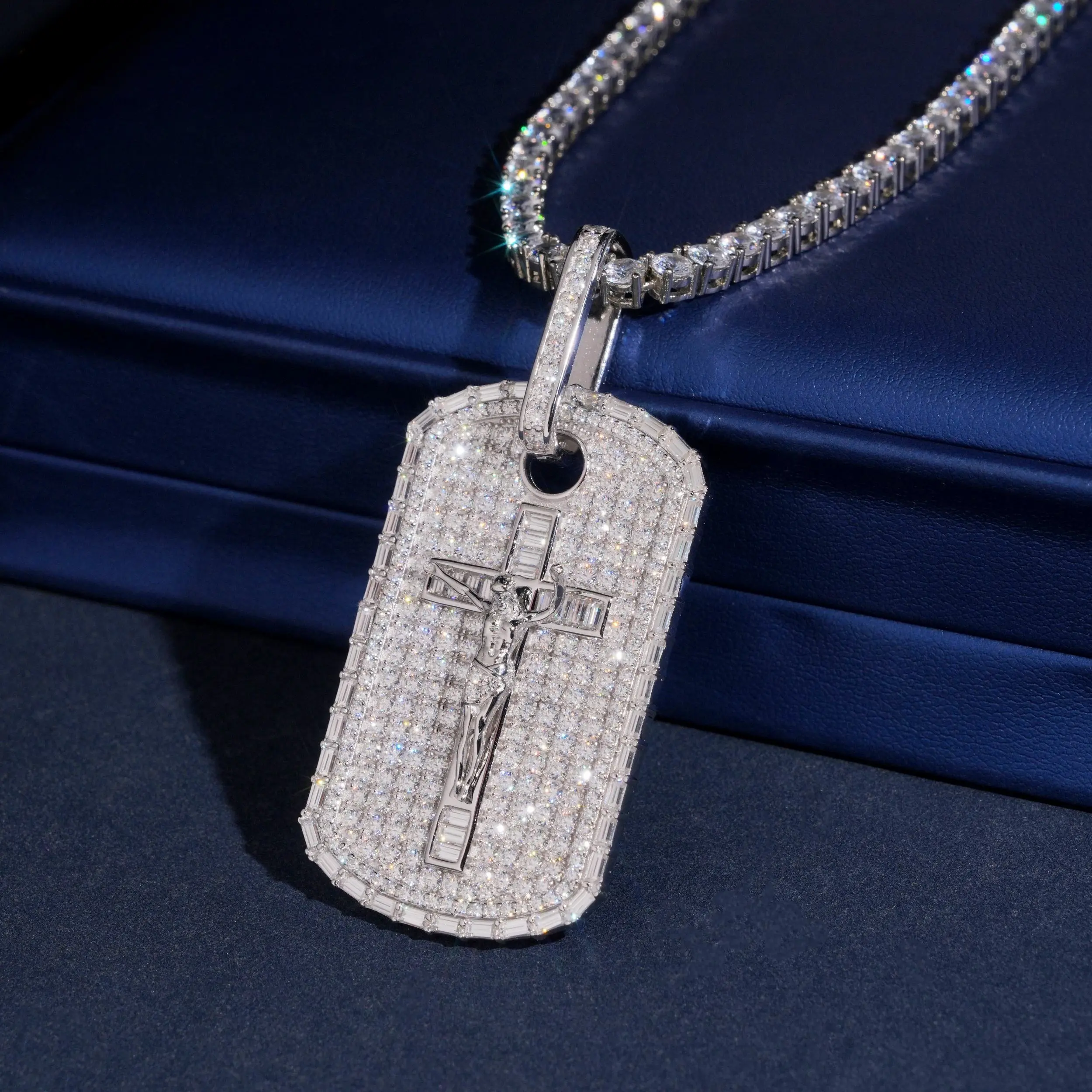 Jesus Dog Tag Pendant Lab Diamond – 14k Gold