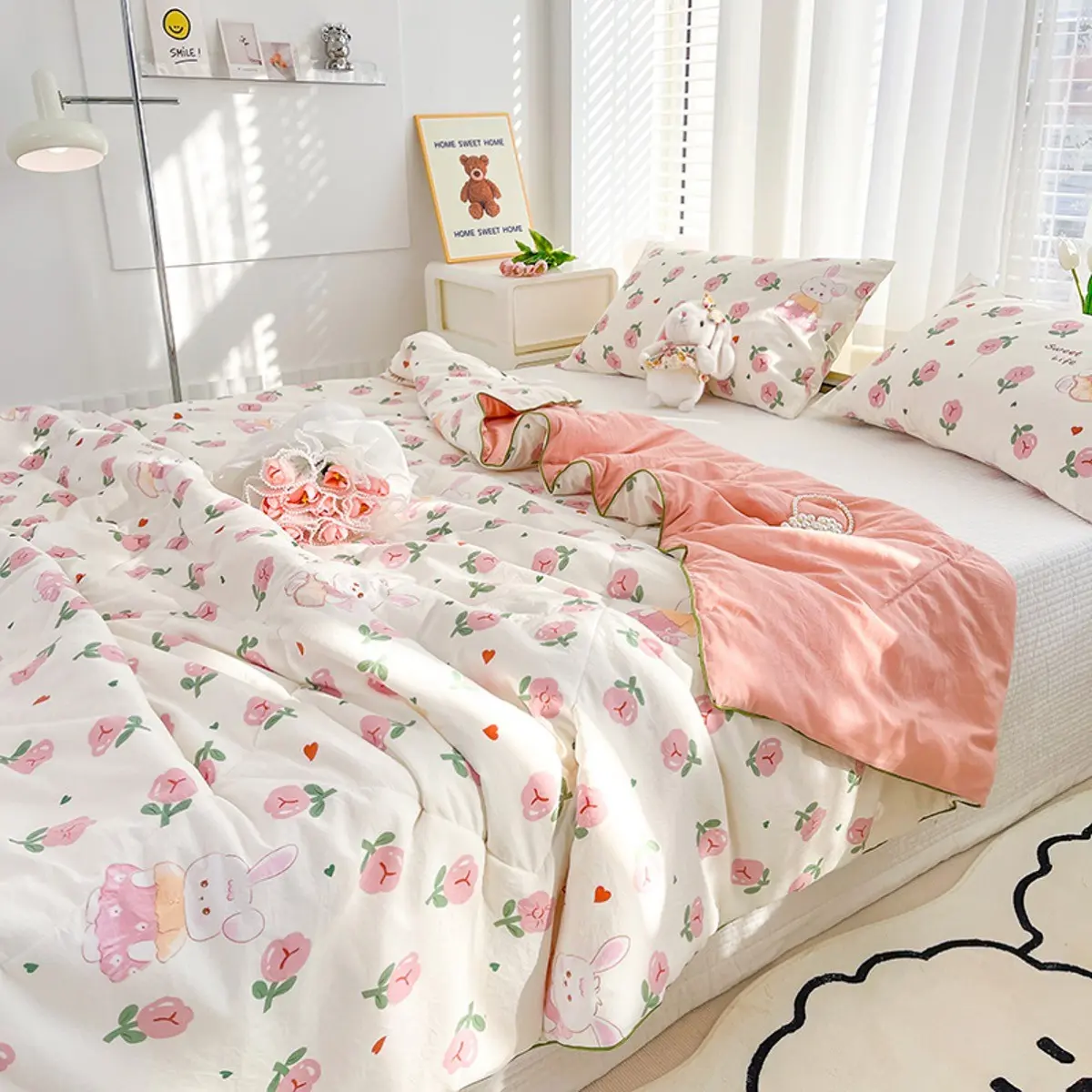 1pc Washed Cotton Floral Summer Quilt, Lightweight Quilts, Floral Print Quilt, Lightweight Breathable Soft Cooling Blanket, Skin-Friendly Air Conditioner Quilt, All Season Bedding for Bedroom, Living Room and Sofa Use