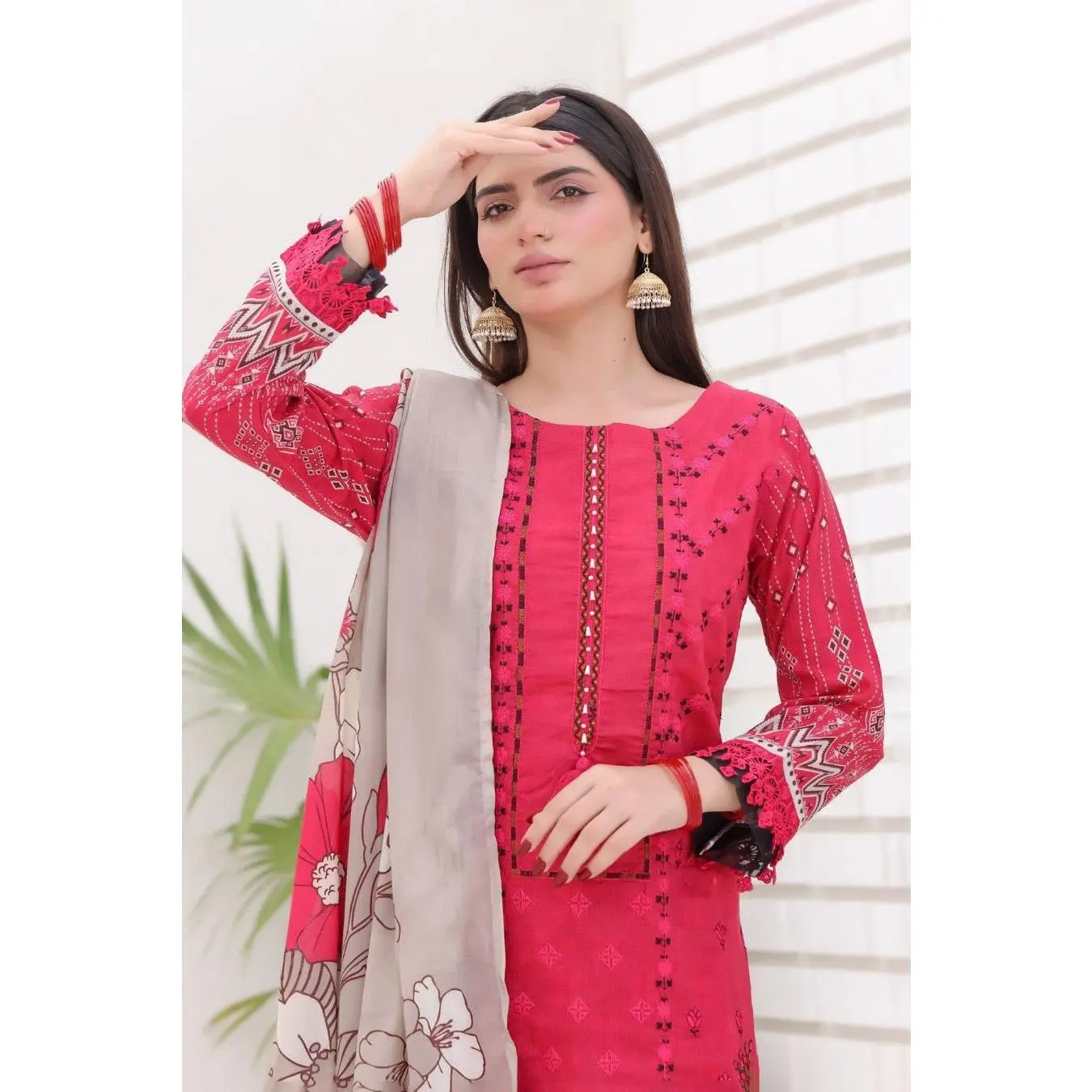 Deep Rose 3-Piece Embroidered Lawn Set (Bana Dora)
