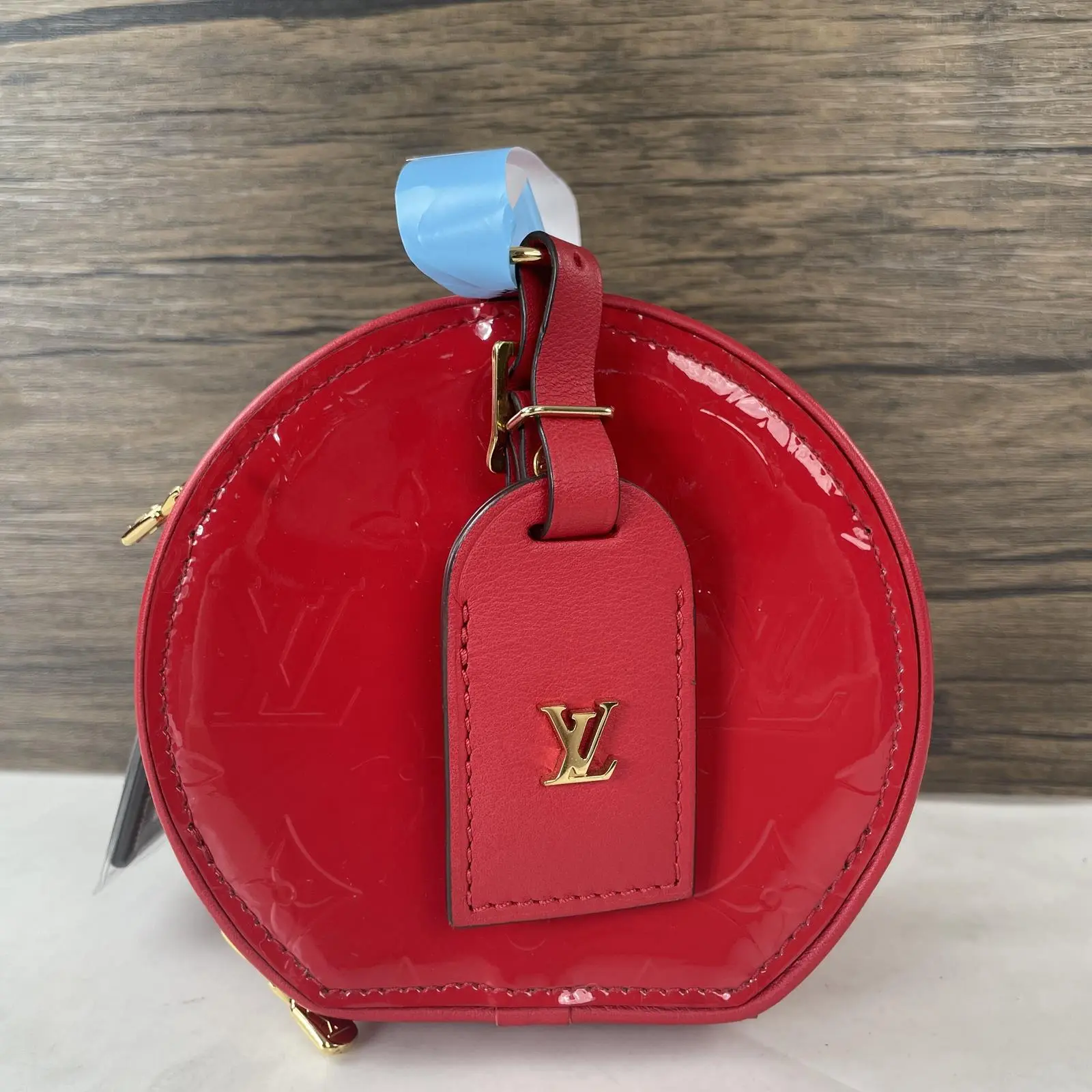 Pre-owned Louis Vuitton leather Crossbody Bags Mini Boite Chapeau Red Vernis Embossed Monogram Crossbody+charm++