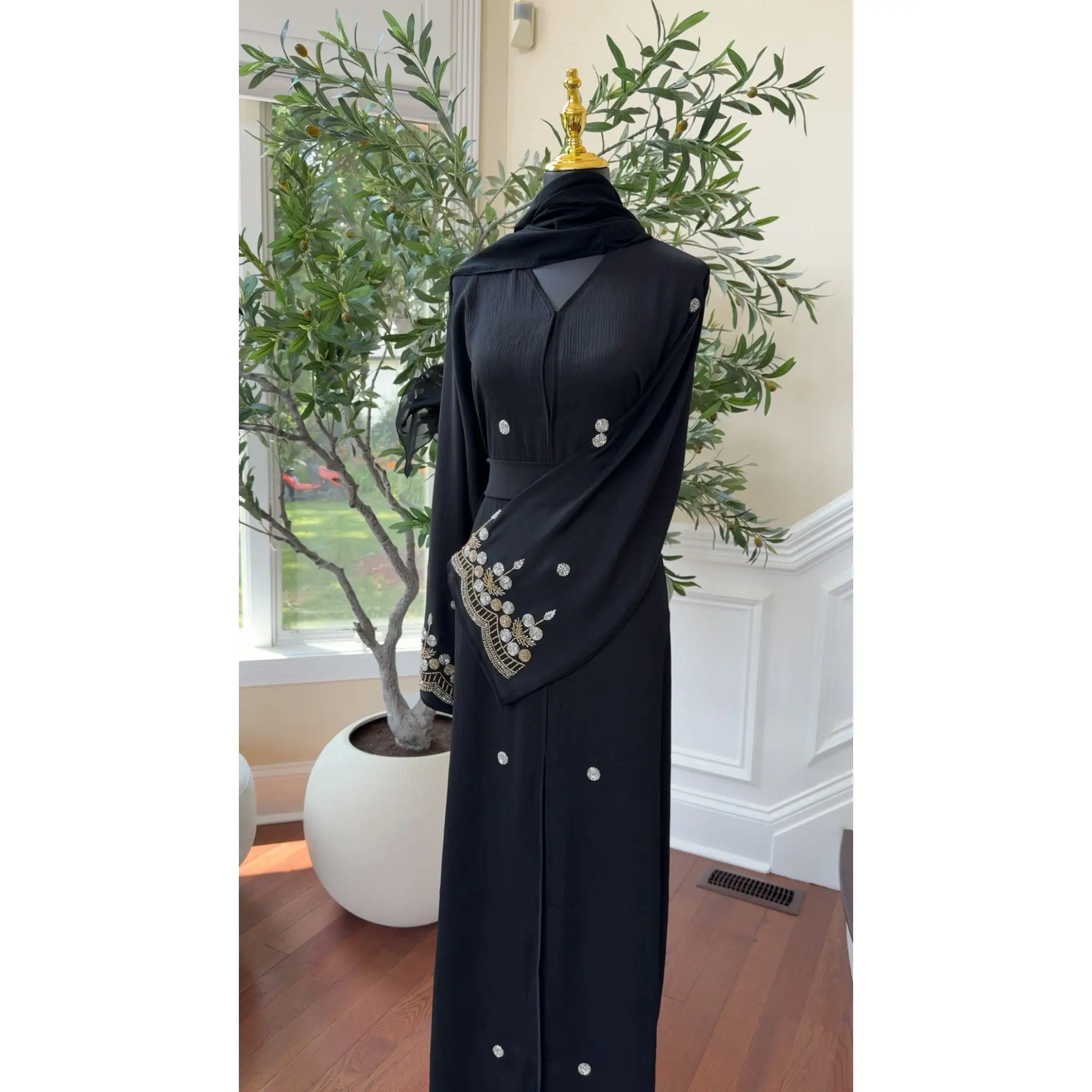 Black Sleeve Essence Abaya