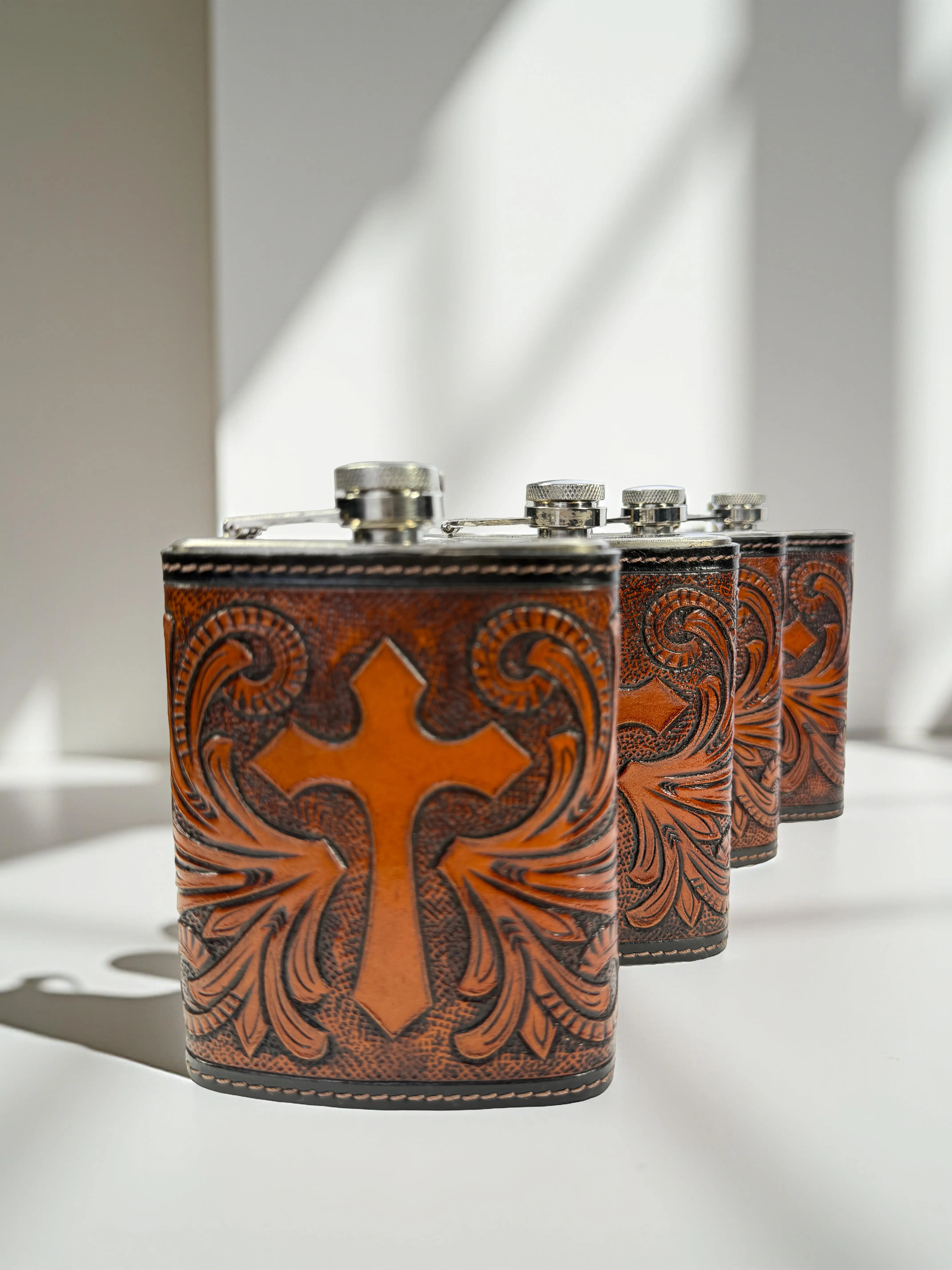 Leather Flask Gift for Father Dad Husband, Groomsmen Best Man Gifts, Western Leather Whiskey Flask For him, Carved Tooled Hunting Gift Flask Steel