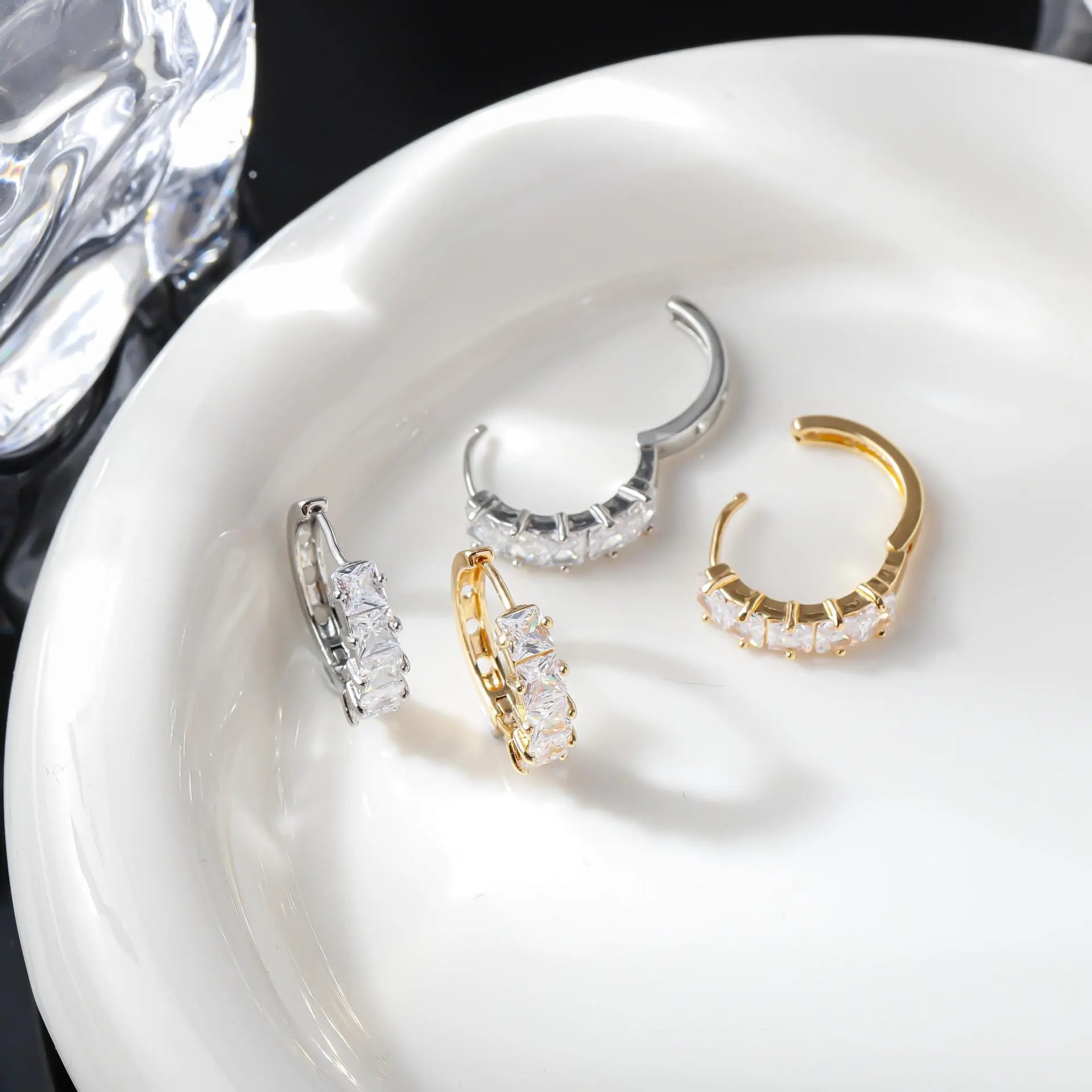 Elegant Crystal Hoop Earrings in Silver and Gold Plated Options for Women's Fashion Accessories Princess Cut Iced Out Huggie Hoop Earrings - Unisex S925 Silver Sparkle Jewelry