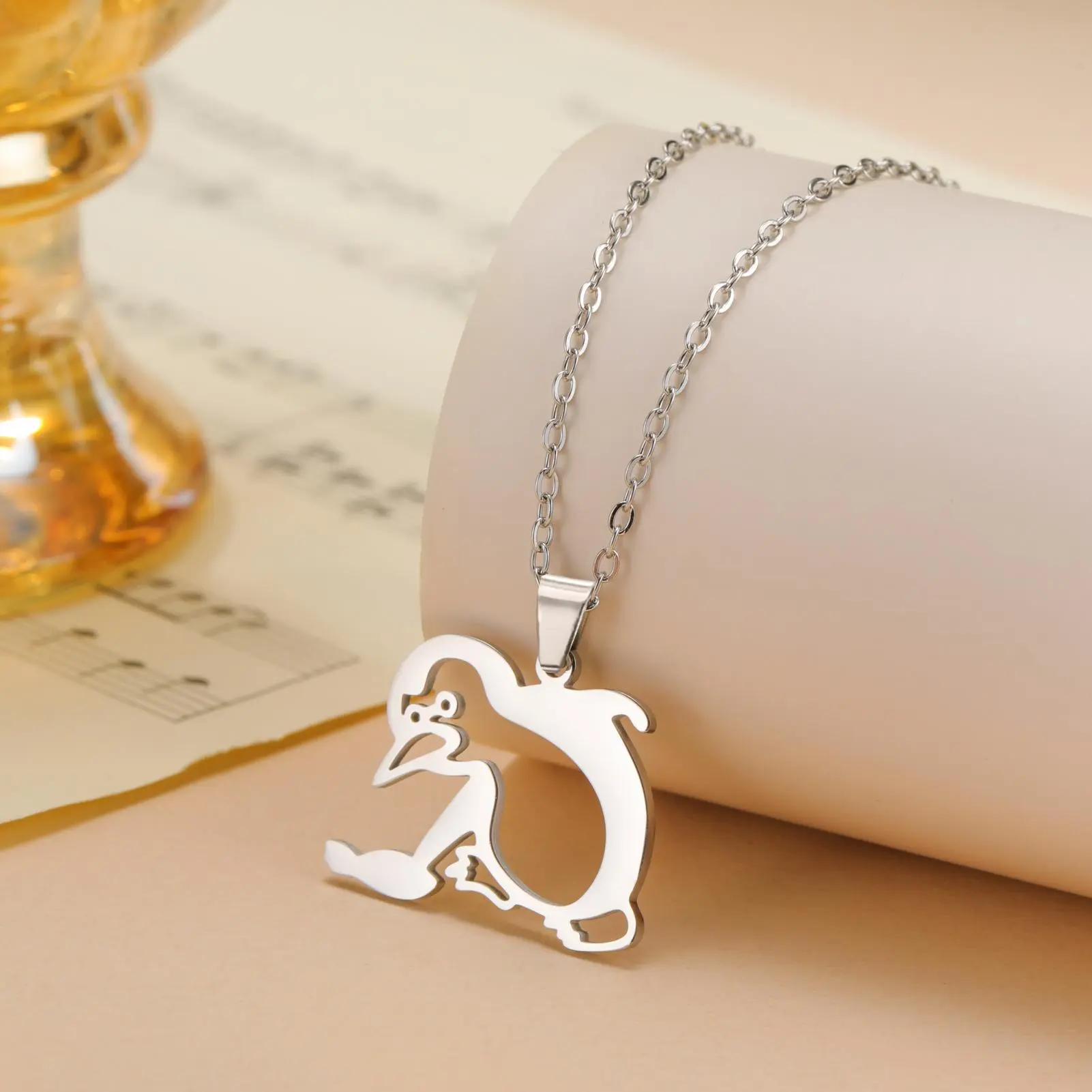 Women's Cute Penguin Pendant Necklace - Gold-Plated Stainless Steel Animal Charm, Anti-Acid Stainless Steel Jewelry, Fade-Resistant, No Deformation, Daily Wear Valentine's Day Accessory for Females, Anti-Acid Metal, Everyday Wear, Do Not Fade, Not Allergi
