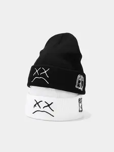 Unisex Cartoon Face Embroidery Beanie Hat, Casual Trendy Beanie Hat, Fashionable Hat for Fall & Winter for Men & Women, Embroidered Hat, Beanies