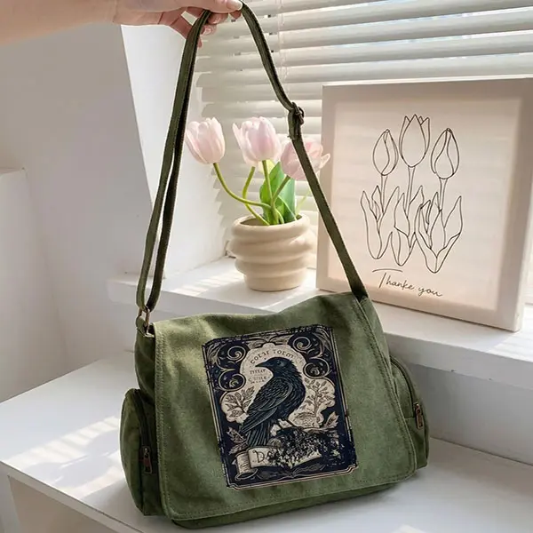 Women’s large-capacity shoulder bag with crow print, vintage flap tote crossbody bag, unisex messenger bag—suitable for various occasions like shopping, travel, and dining; an excellent gift choice.
