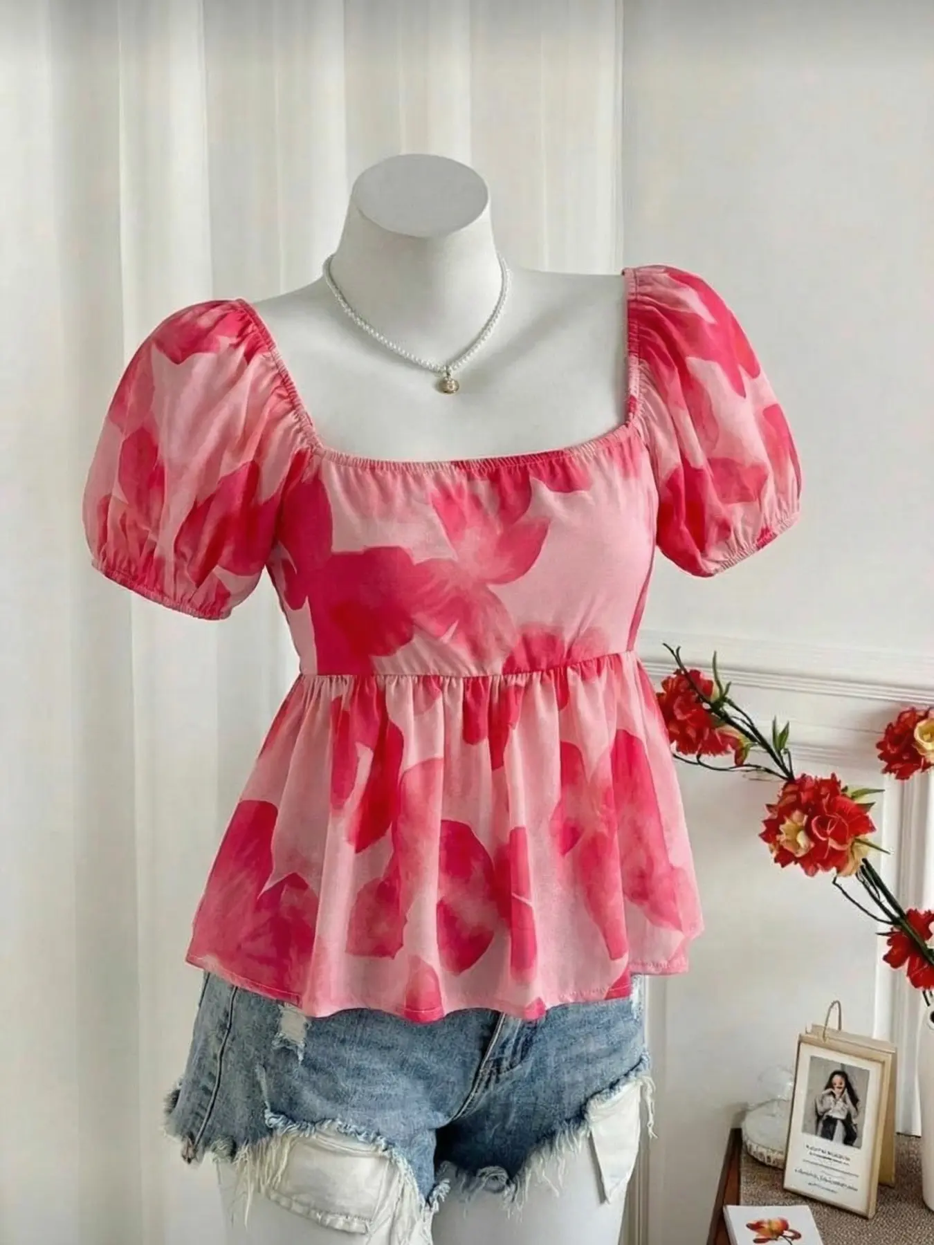 Women's Ditsy Floral Bubble Sleeve Shirt, Blouse, Elegant Design, Casual Daily Wear, Perfect for Special Occasions, Slim-Fitting, Top, Womenswear