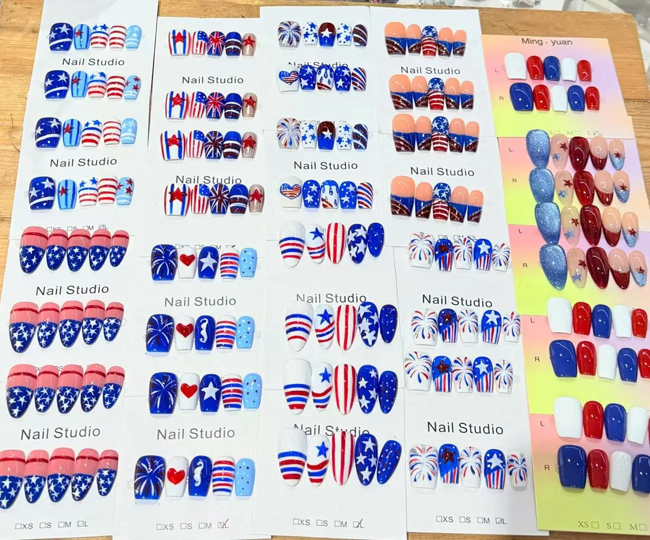 Cora(11016)gc.Gather up, get ready for July 4th——$30 for 15 pc