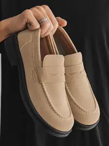 Men's All-Black Platform Slip-On Loafers: Glossy Cowhide + Height-Increasing Anti-Slip, Daily Commute Business Shoes