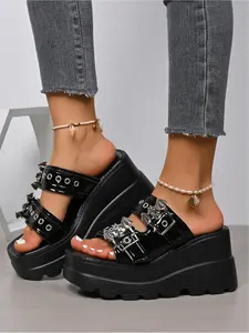 New Women's Gothic Bat Decor Platform Slides, Fashionable Pu Slides, Black Patent Leather Double Buckle Wedge Heel Sandals, Punk Chunky Platform Sandals for Goth Emo Alternative Fashion, Open Toe Sandals