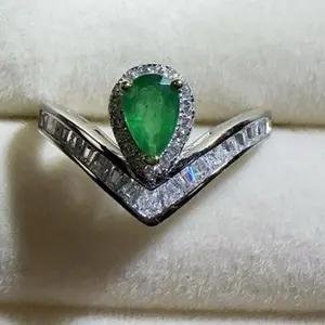 <PingEast jewelry > Emerald ring503--925 sterling silver ring featuring a 4×6mm teardrop-shaped natural Colombian emerald in a Chaumet Paris-inspired design