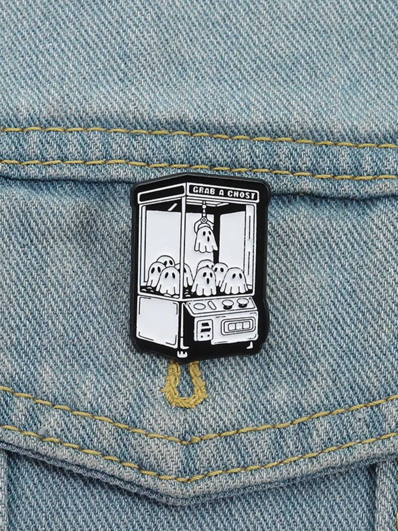 Vintage Claw Machine Ghost Ghoul Enamel Pin Lapel Brooch, Creative Halloween Alloy Brooch Fashion Jewelry Accessory, Unisex Casual Badge for All Seasons, Durable Metal Pins