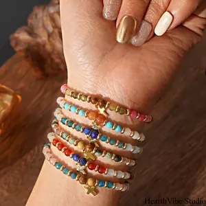 Vintage-Style Turquoise Hand-Beaded Bracelet · Natural Crystal & Gemstone Cross Pendant — An Elegant Accessory