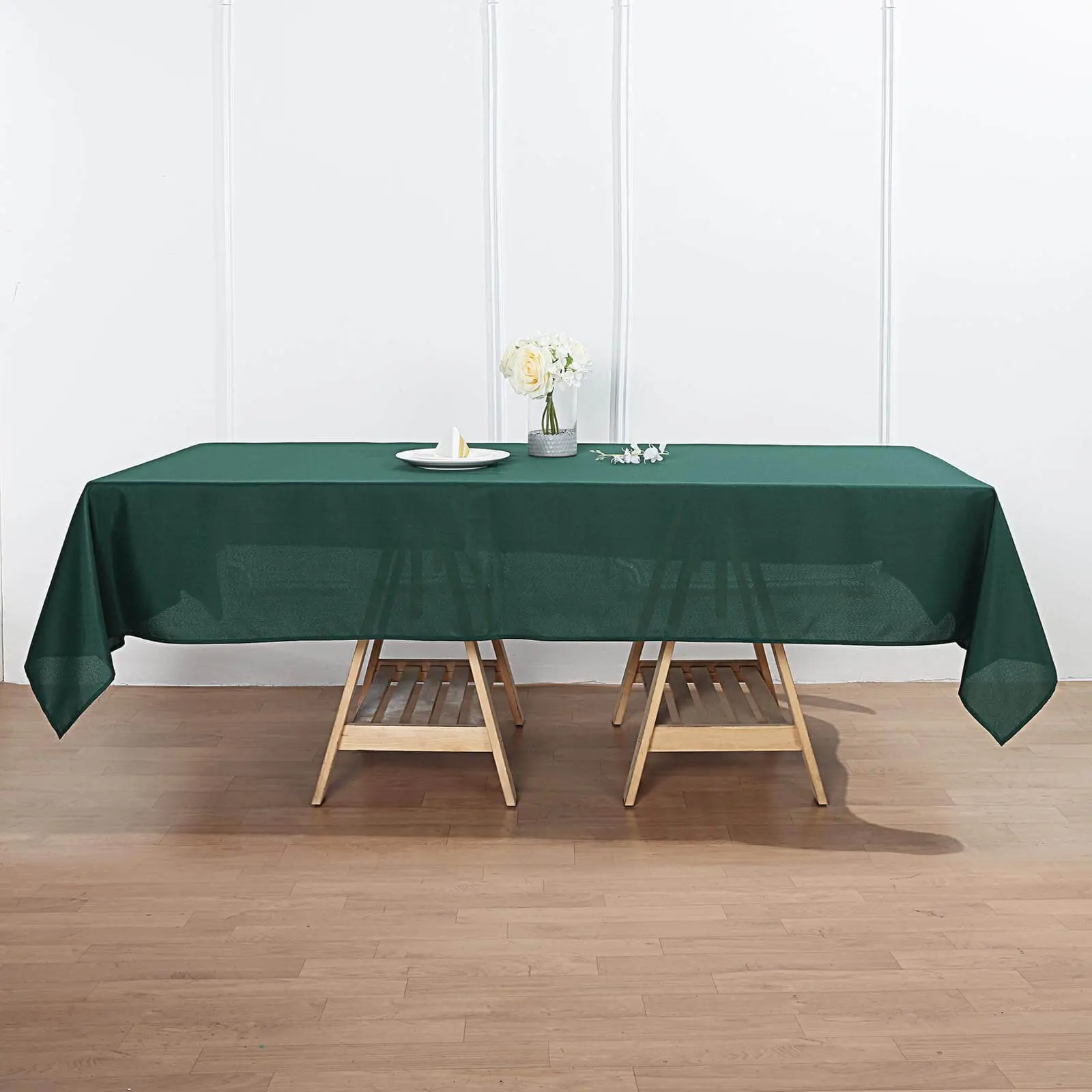 60"x102" Polyester Oblong Tablecloth - Hunter Emerald Green, Wrinkle Resistant, Machine Washable, Ideal for Wedding, Outdoor Furniture Table Use, Birthday