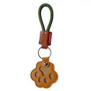 Pet Fur Memory Charm Leather Keychain Keepsake for Dog Cat Hair Paw-Shaped Design Memorial Sympathy Gift for Grieving Owners