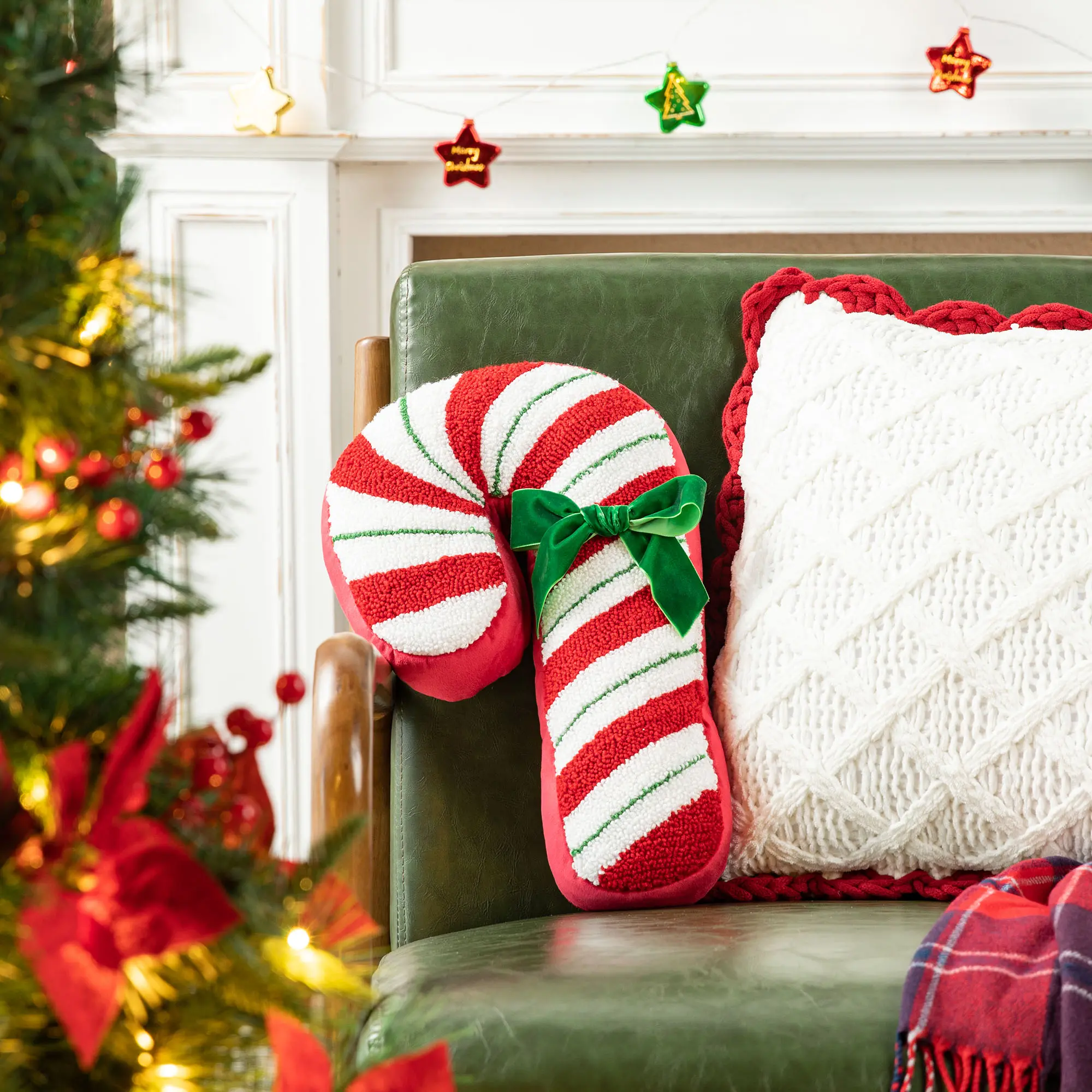 Glitzhome 15.75in Handmade Hand-Hooked Acrylic Christmas Candy Cane Shaped Pillow, Floor Cushion for Home Supplies, Comfortable