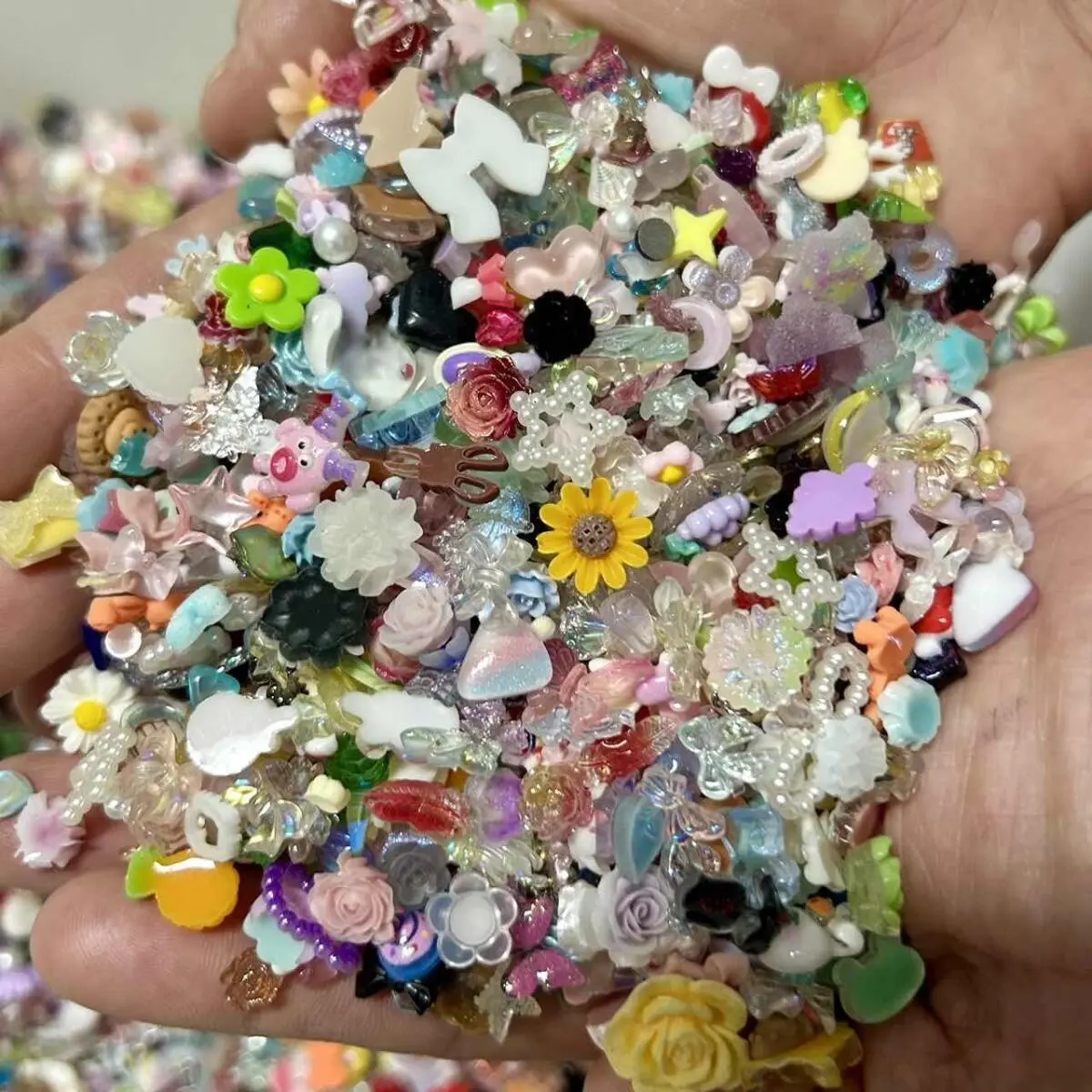 50g Mixed Small Jewelry Assortment Featuring Cute Animal Resin Accessories with Butterflies, Flowers, and Hearts for Nail Art Decor, Phone Case Embellishments, Cute Charms, Perfect for DIY Crafting