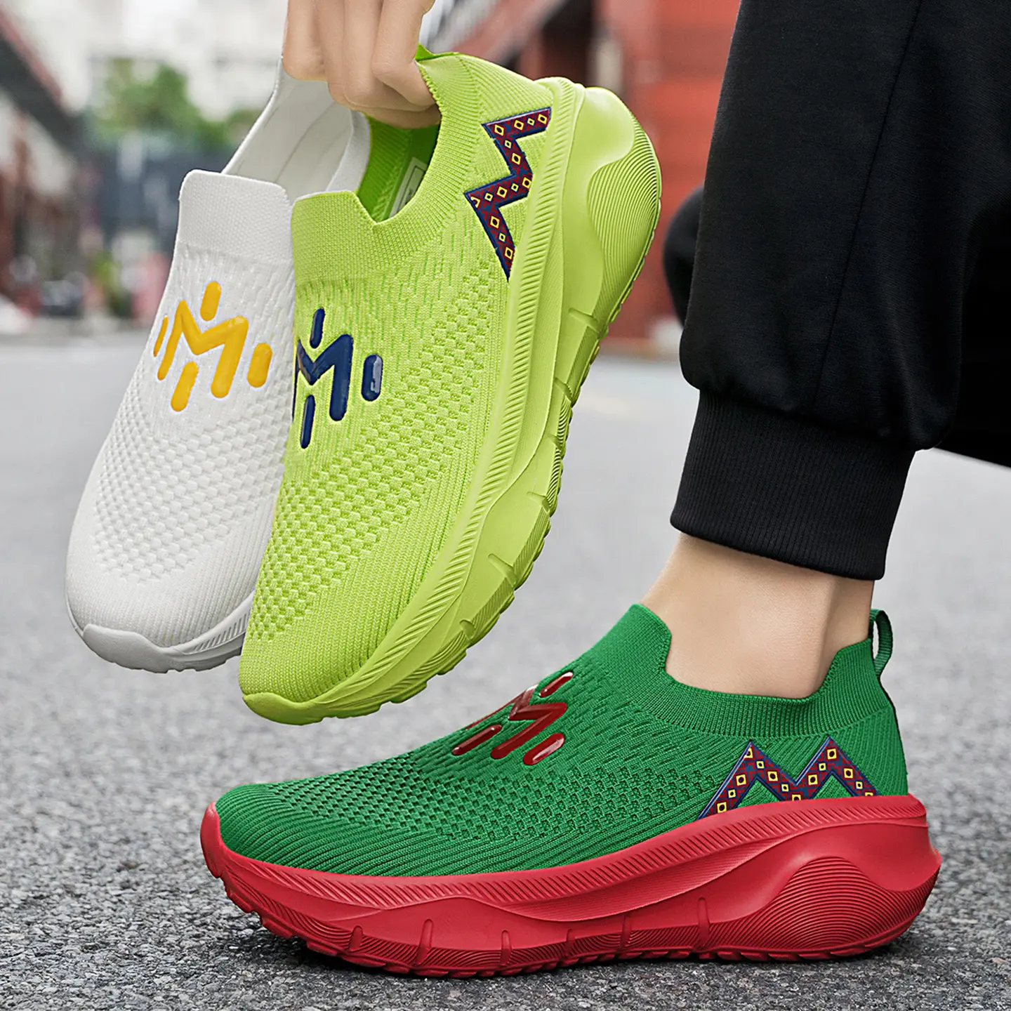 Men's casual low-top sneakers, unisex running shoes, lightweight mesh hiking shoes, comfortable and breathable running shoes. Women's slip-on knitted sneakers with an elastic collar design, thick-soled shoes, suitable for daily errands and casual walking.