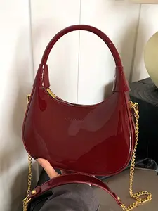 Niche Retro Textured Shoulder Crossbody Elegant Bag, Modern Fashion Chain Crossbody Bag, Stylish and Exquisite, Small and Versatile, Personalized Creative Crescent Bag Shape, Suitable for Daily Commuting, Shopping, Etc.