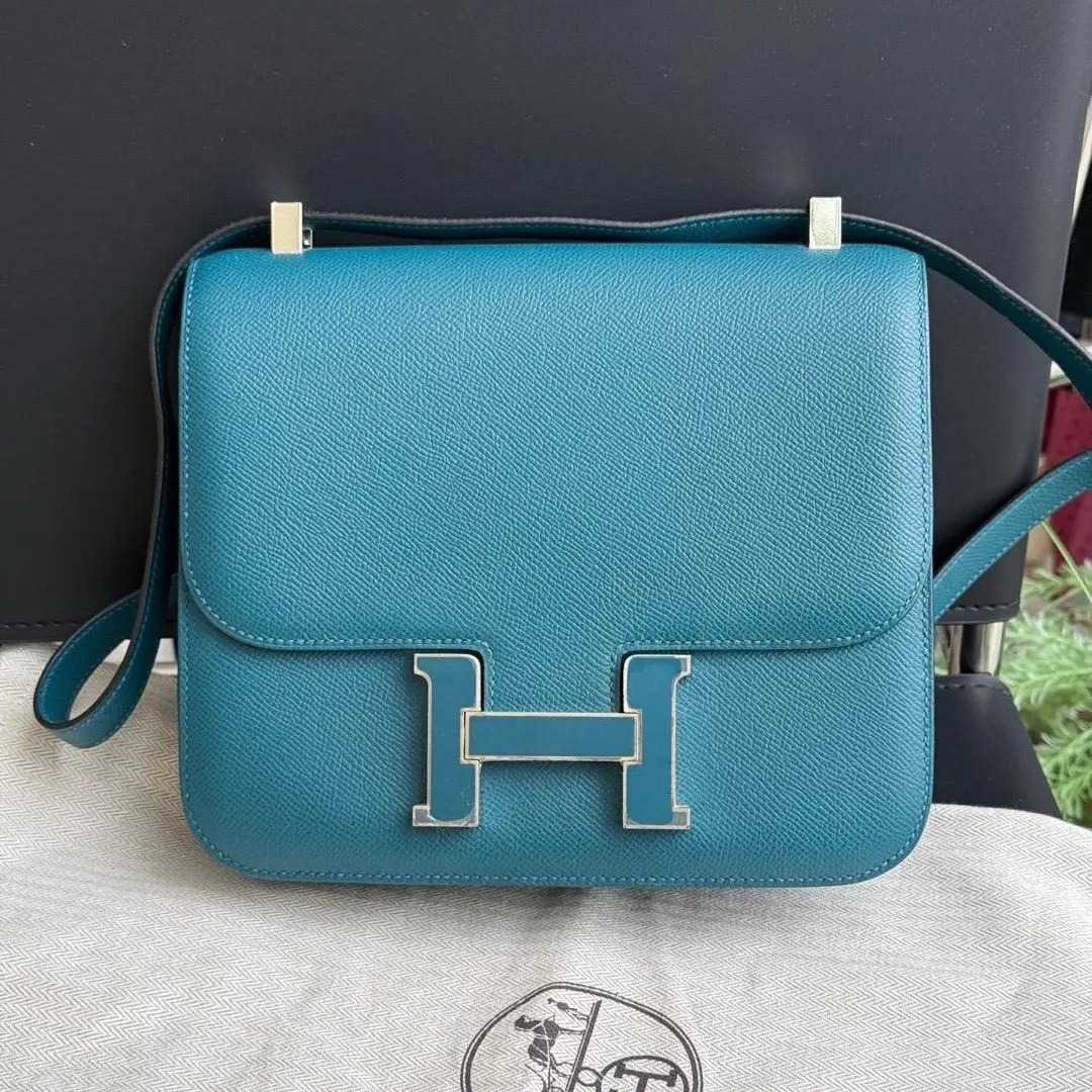 Pre-owned HERMÈS Constance 24, Color W0 Bosphore Green, Silver Enamel Buckle, Epsom Leather, Stamp Y【2603904】