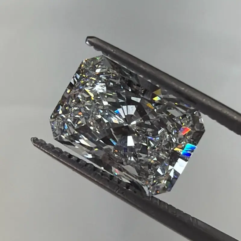 IGI Certified 5.23ct Lab-Grown Diamond, Radiant Cut with F/VVS2 Clarity, Loose Gemstone for Engagement Rings & Statement Pieces